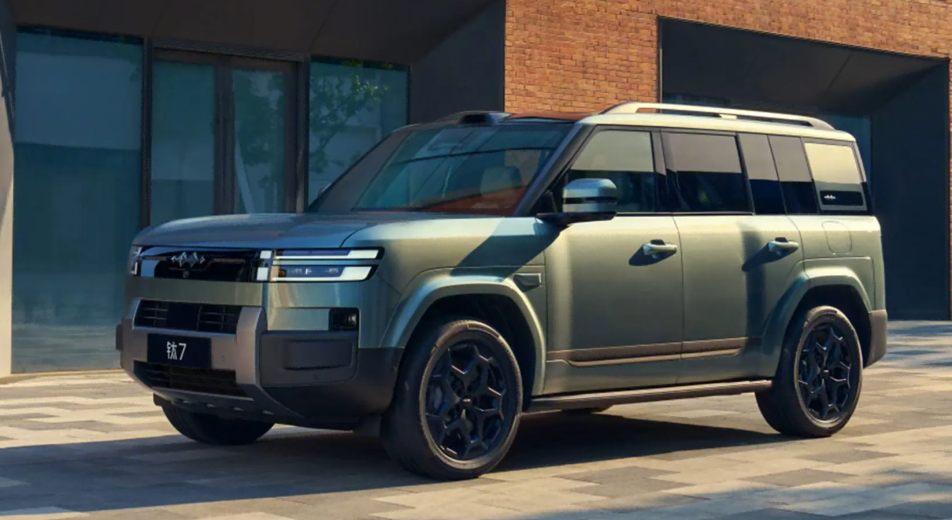 فانغ تشينغ باو Ti7 
   —إعادة تعريف قوة القيادة الذكية على الطرق الوعرة 
   