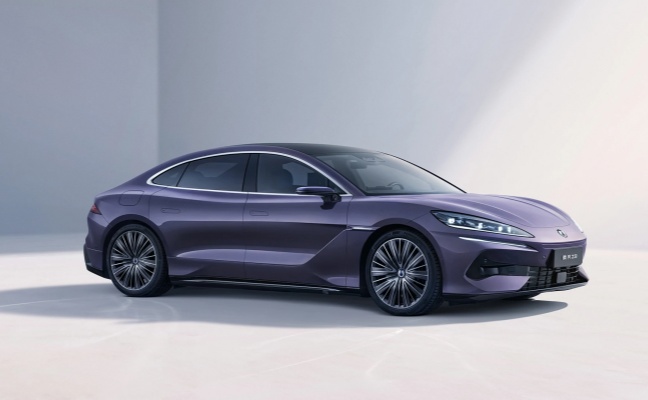 دينزا 
   —الفاخرة لإختيار السيارات الكهربائية 
   